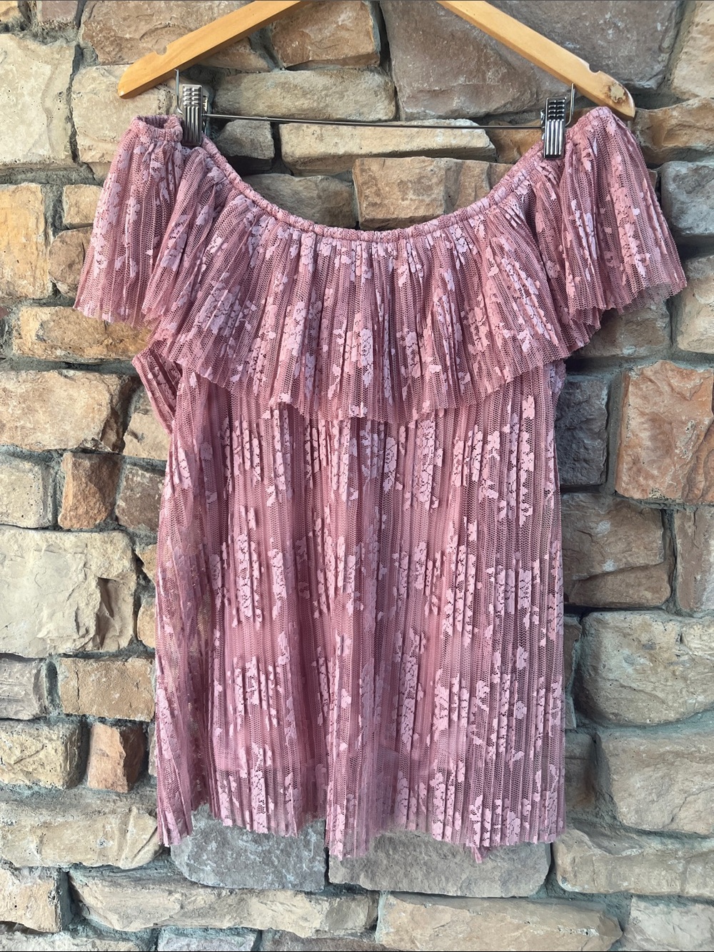 Pleated Off-Shoulder Lace Ruffle Top - Dusty Mauve